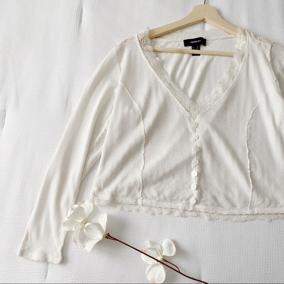 Off White Ribbed Lace Trimmed Cropped Top - Picture 2 of 8
